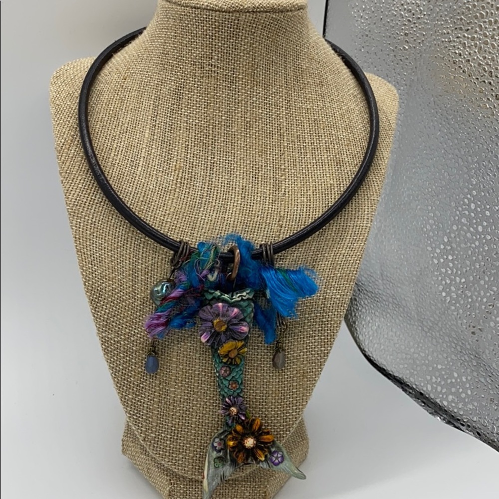 Queen of the mermaids choker - Picture 5 of 9